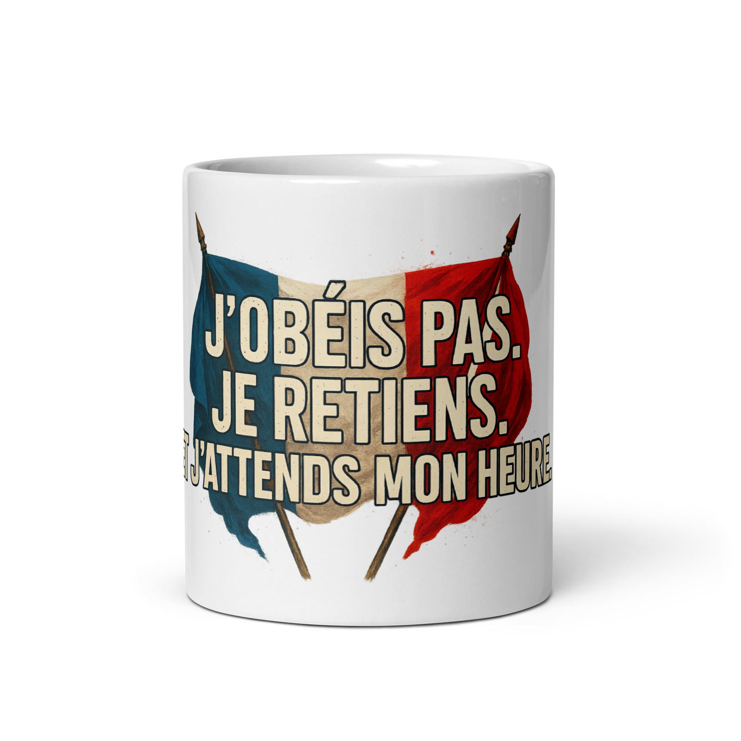 Ce mug ne fait pas de bruit. Il prépare l’orage. « J’obéis pas. Je retiens. Et j’attends mon heure. » C’est le message de ceux qui ne crient pas, mais qui observent. Qui encaissent. Qui notent tout. Et qui frapperont quand le masque tombera. Manifestation 10 Septembre.